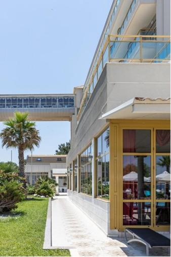 Santa Beach Hotel photo 3
