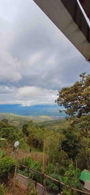 EcoCasa Romantica vista a Cali disfruta en pareja o familia photo 2