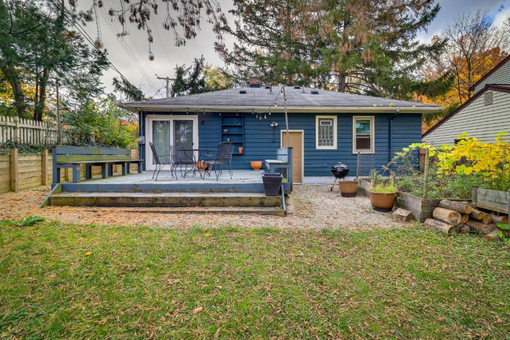 Ann Arbor Home with Deck, 2 Mi to Michigan Stadium! photo 1