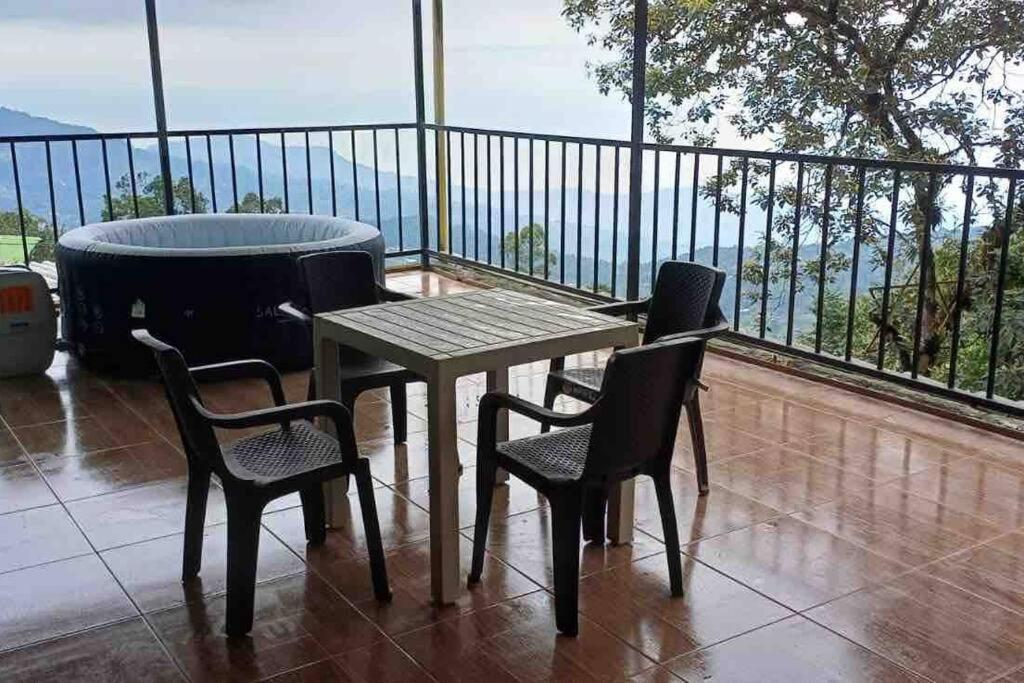 Ecocasa Impresionante panorámica jacuzzi Smart TV photo 1