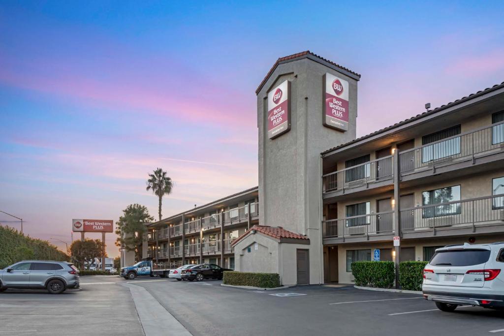 Best Western Plus Executive Inn image