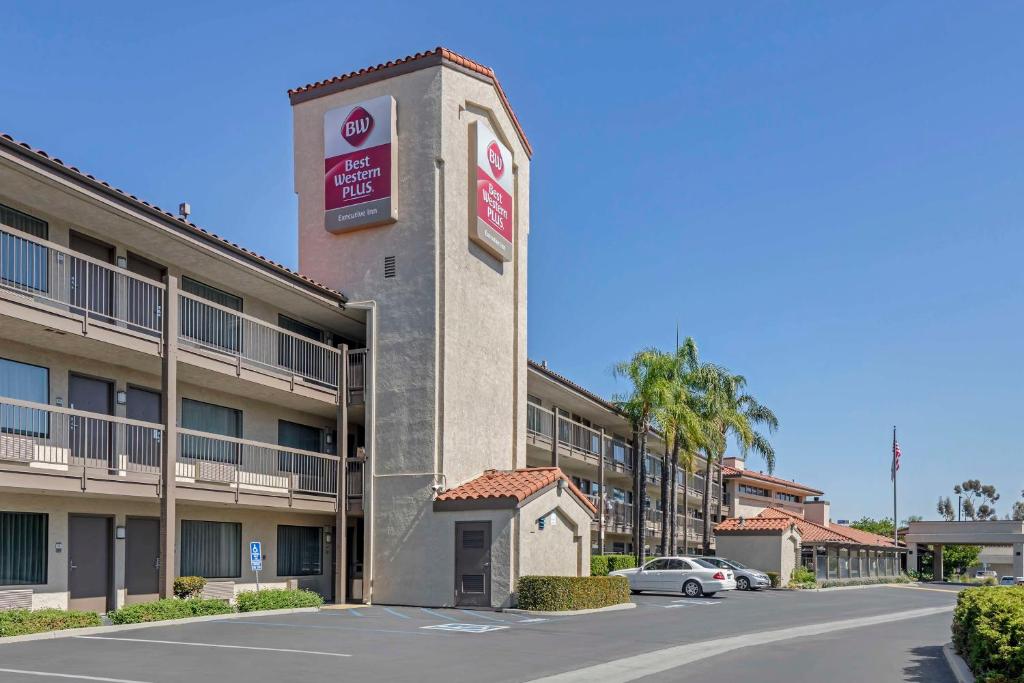 Best Western Plus Executive Inn - Tap to explore photos