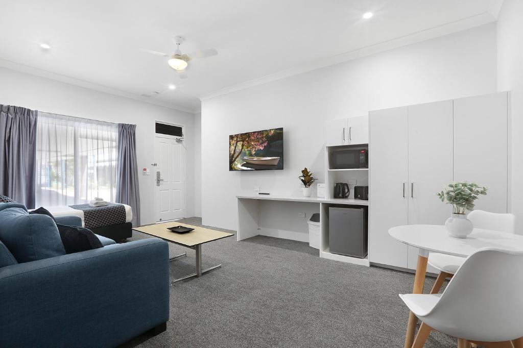 Shellharbour Village Motel - Tap to explore photos