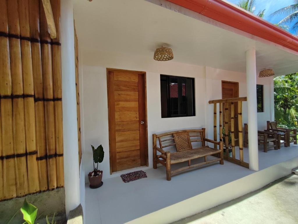 Rose Apartments photo 2