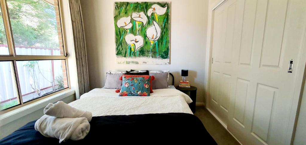 Ballarat Holiday Homes - Bells Lane - Large Home with Double Garage - Only Minutes from Ballarat CBD - Sleeps 1 to 10 photo 4