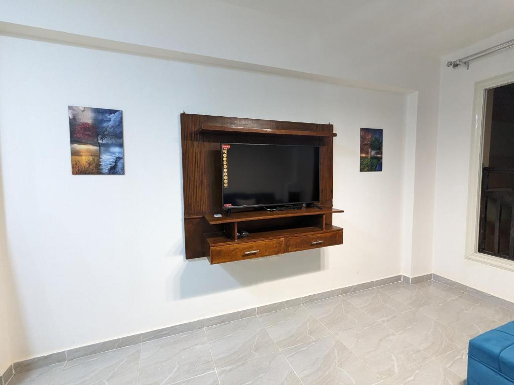 fully finished, very cozy and comfortable studio photo 3