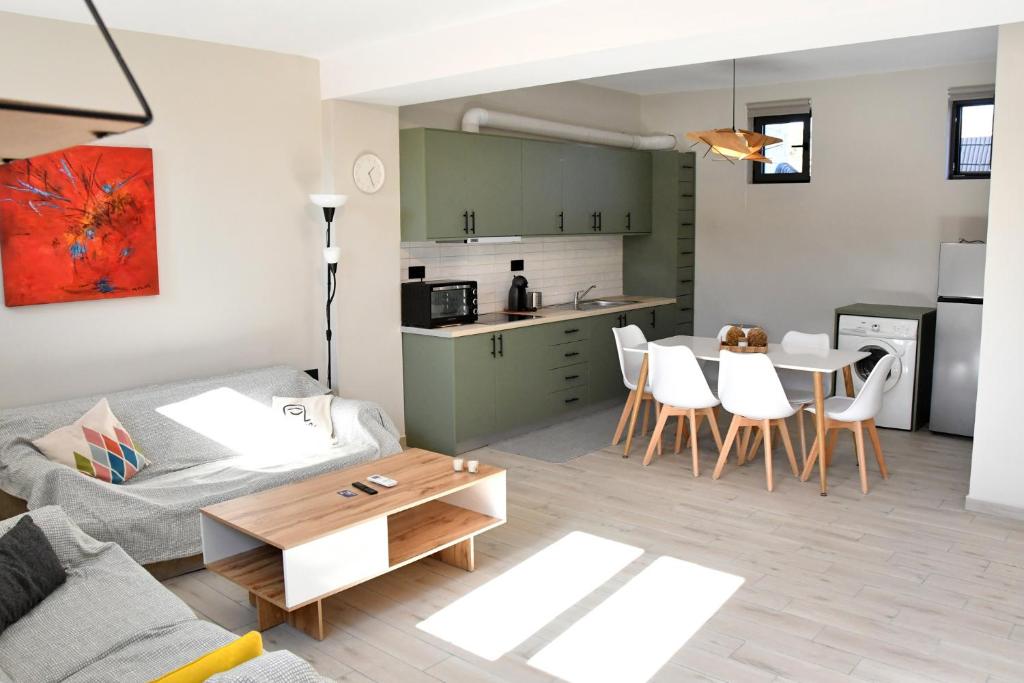 Polles Εlies Cozy Αpartment - Tap to explore photos