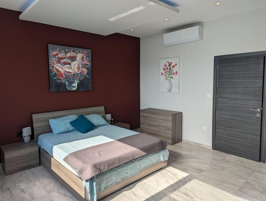 Spacious Penthouse - Prime Location photo 1