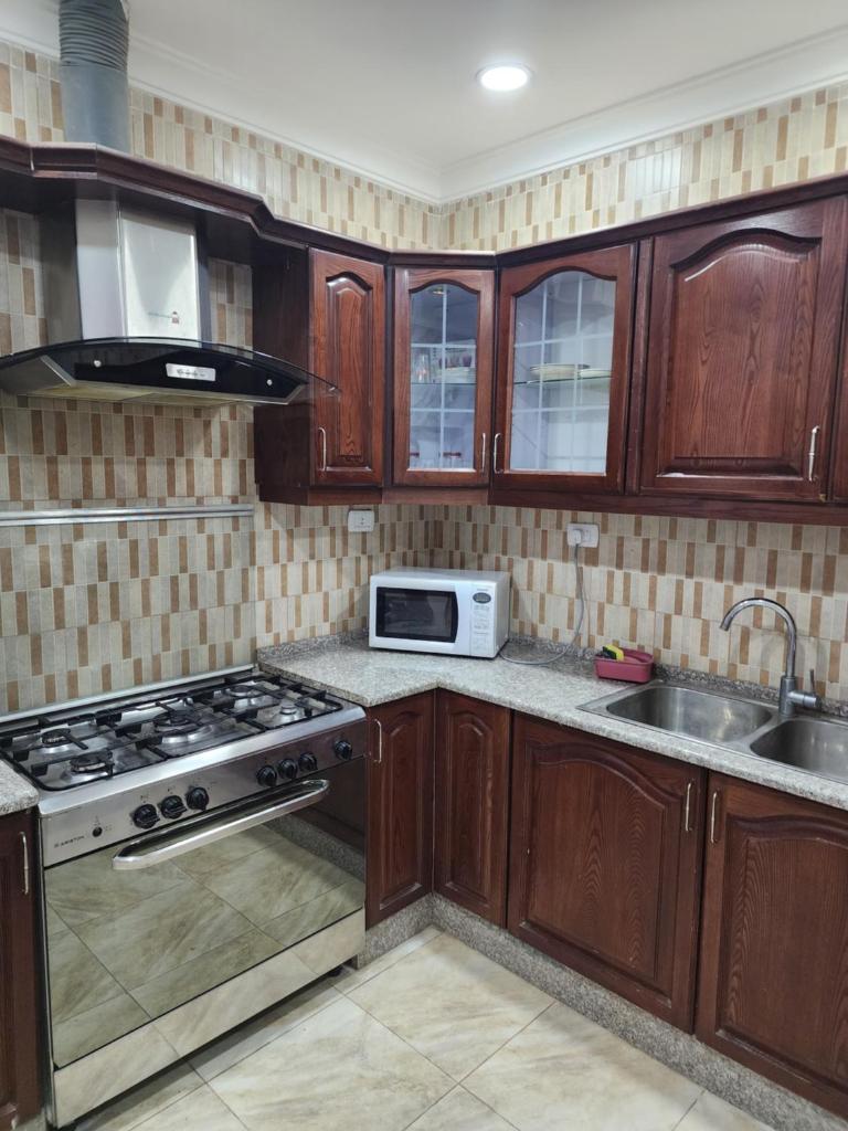 Shafa Badran Families Apt - Tap to explore photos