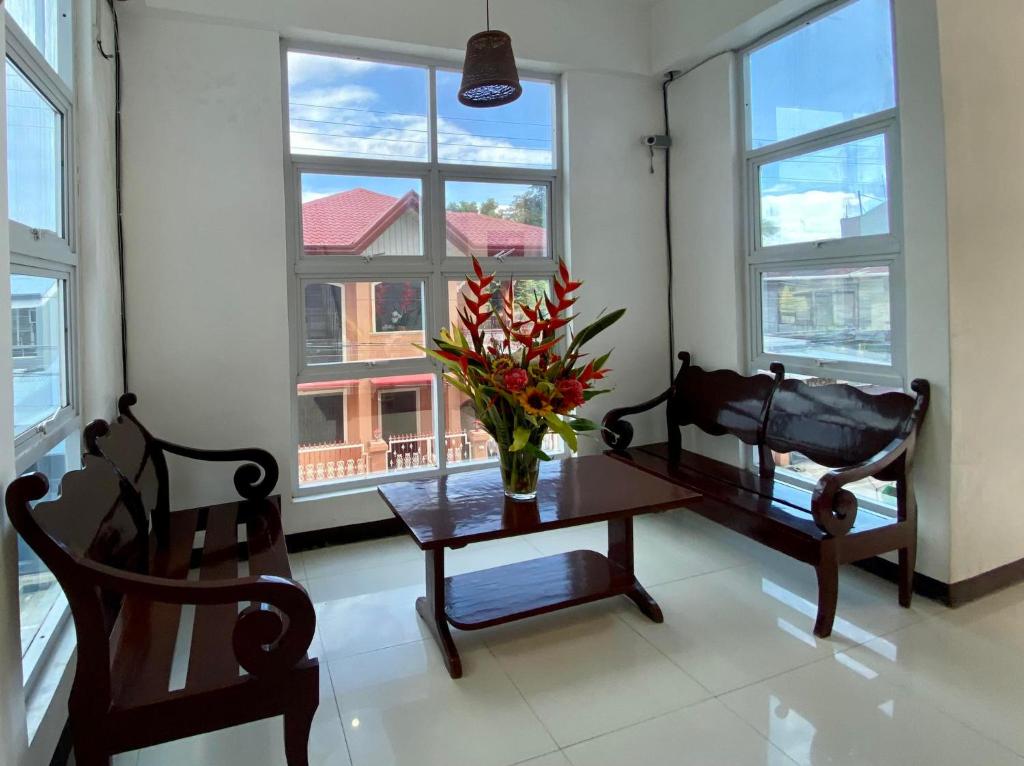 Three U's Pension House photo 2