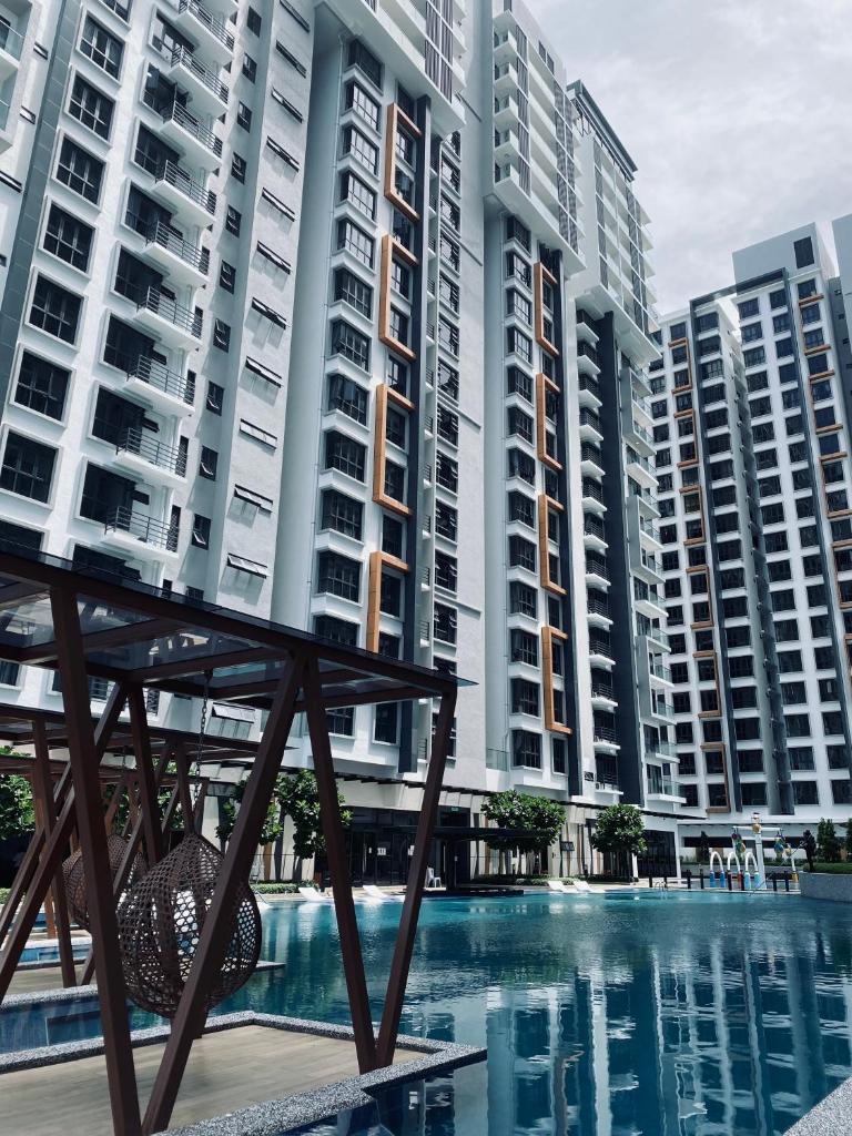 K Avenue with Peak Escapes photo 2