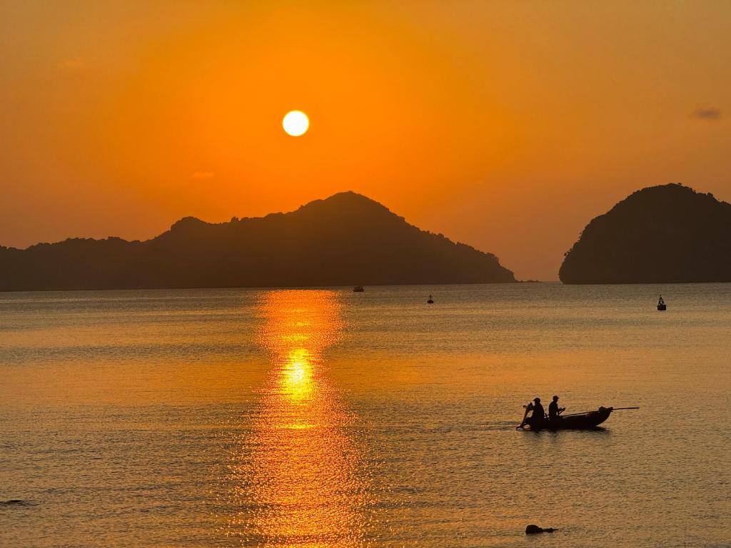 Phoenix Flower Hotel