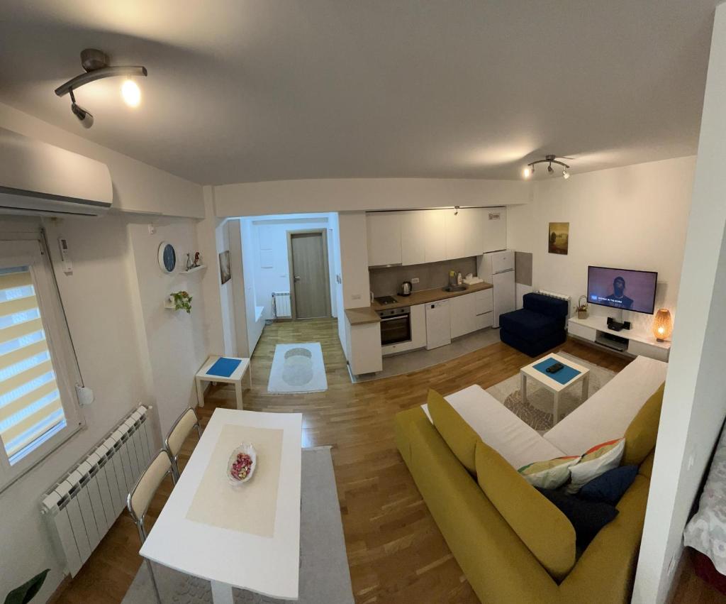 Modern Rajcikk Apartment nearby downtown & Vardar river photo 3