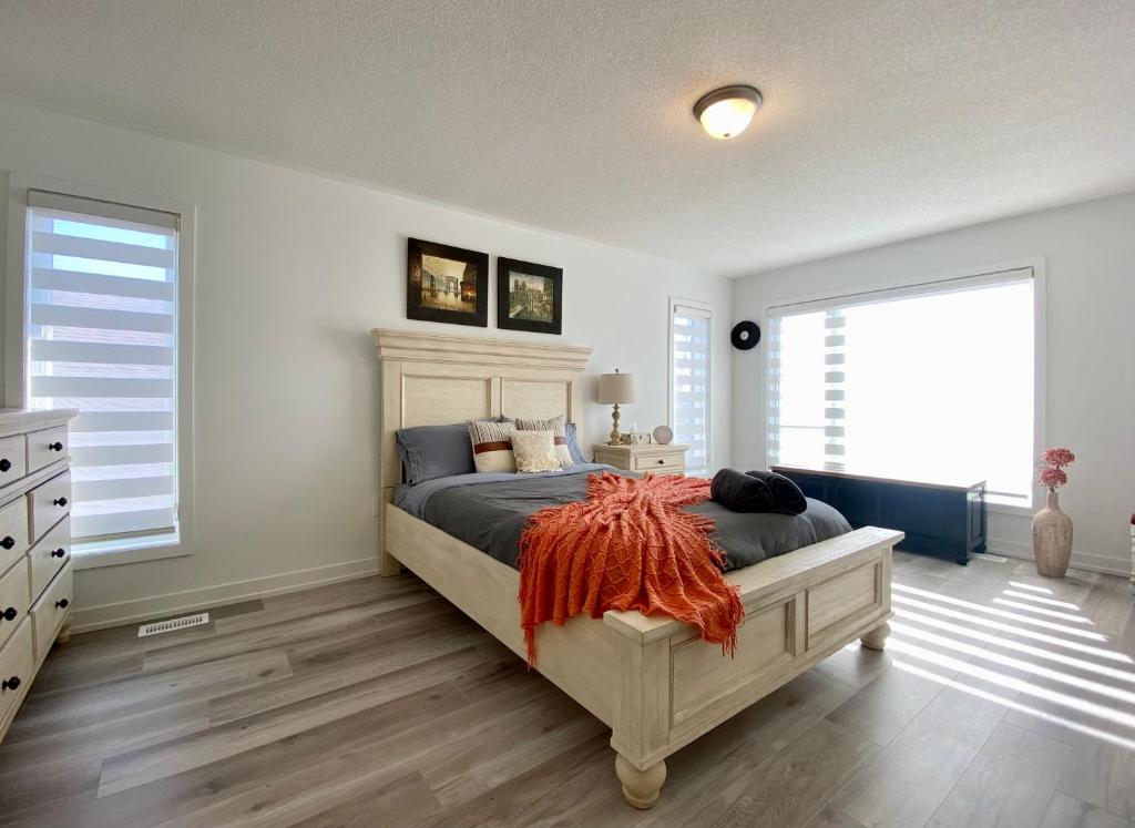 3 Bedroom Well-designed Townhouse in Whitby photo 4