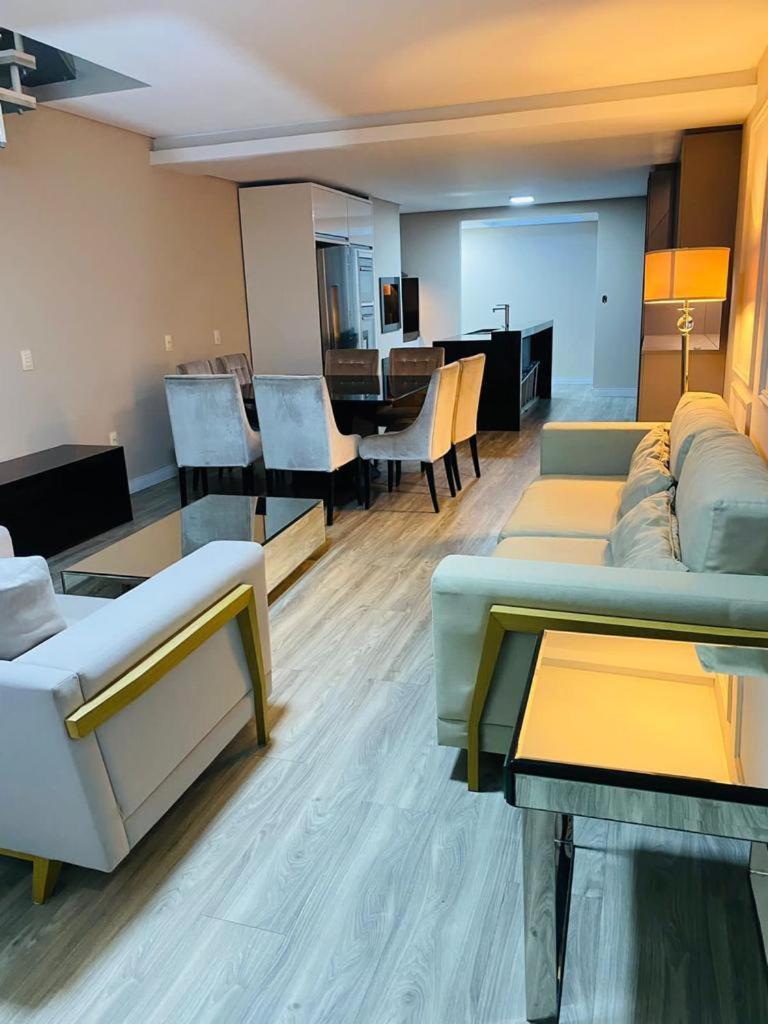 Casa à 3km da praia de Balneário Camboriú