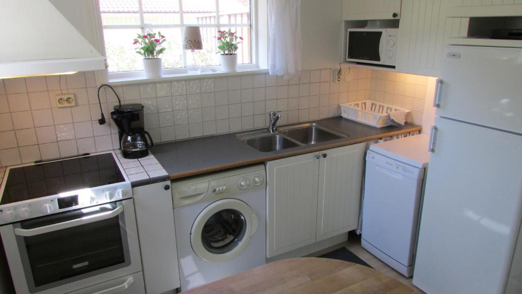 DeLay's Guest House photo 1