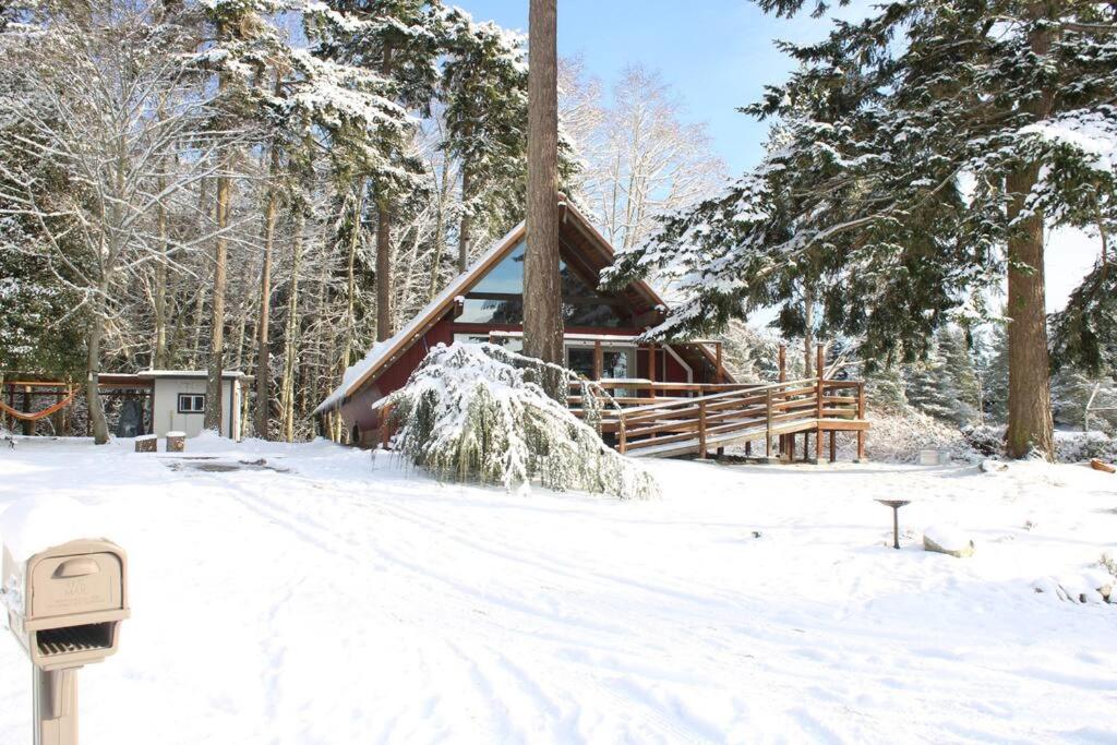Rustic A-Frame hot tub retreat near Deception Pass photo 2