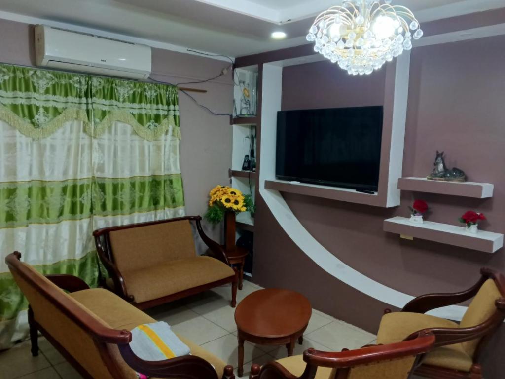 Villa Meyling, Tu Hogar en la Playa Crucita!