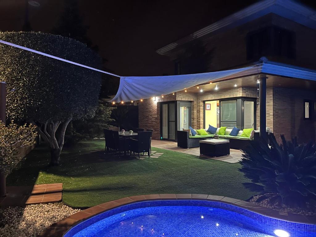 Washingtonia Villa near Sitges