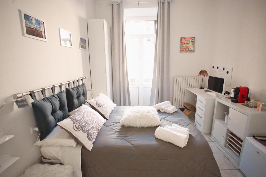 Room in shared apartment, near Lecco