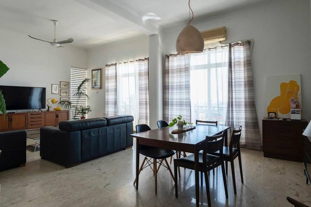 Spacious modernist Apt with views & pool