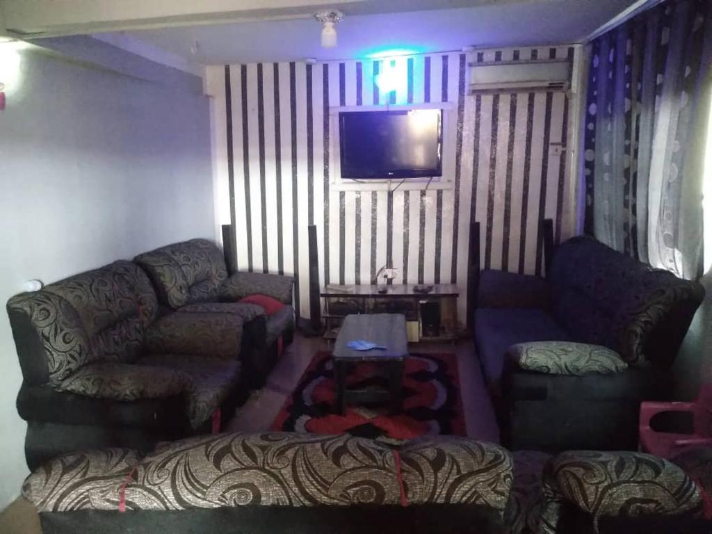 Two bedroom Home at Gbagi, New Ife Road, Ibadan @ Igbekele Oluwa House, 3 Zone A, Opeyemi Street, New Gbagi Market, New Ife Road, Gbagi, Ibadan, Oyo State photo 3