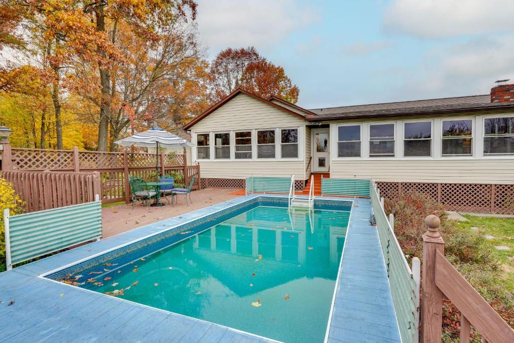 Pet-Friendly Ohio Escape with Pool, Deck and Fire Pit!