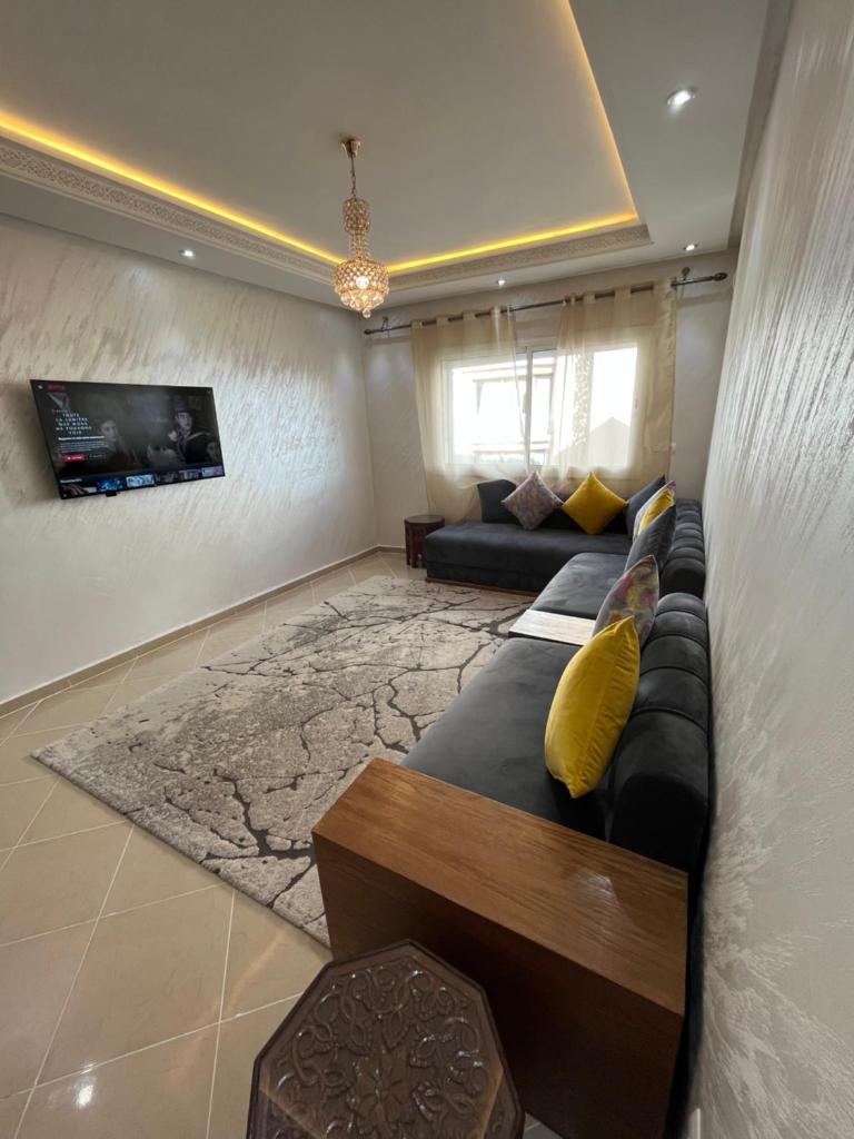 Luxury Center Town Apartment photo 1