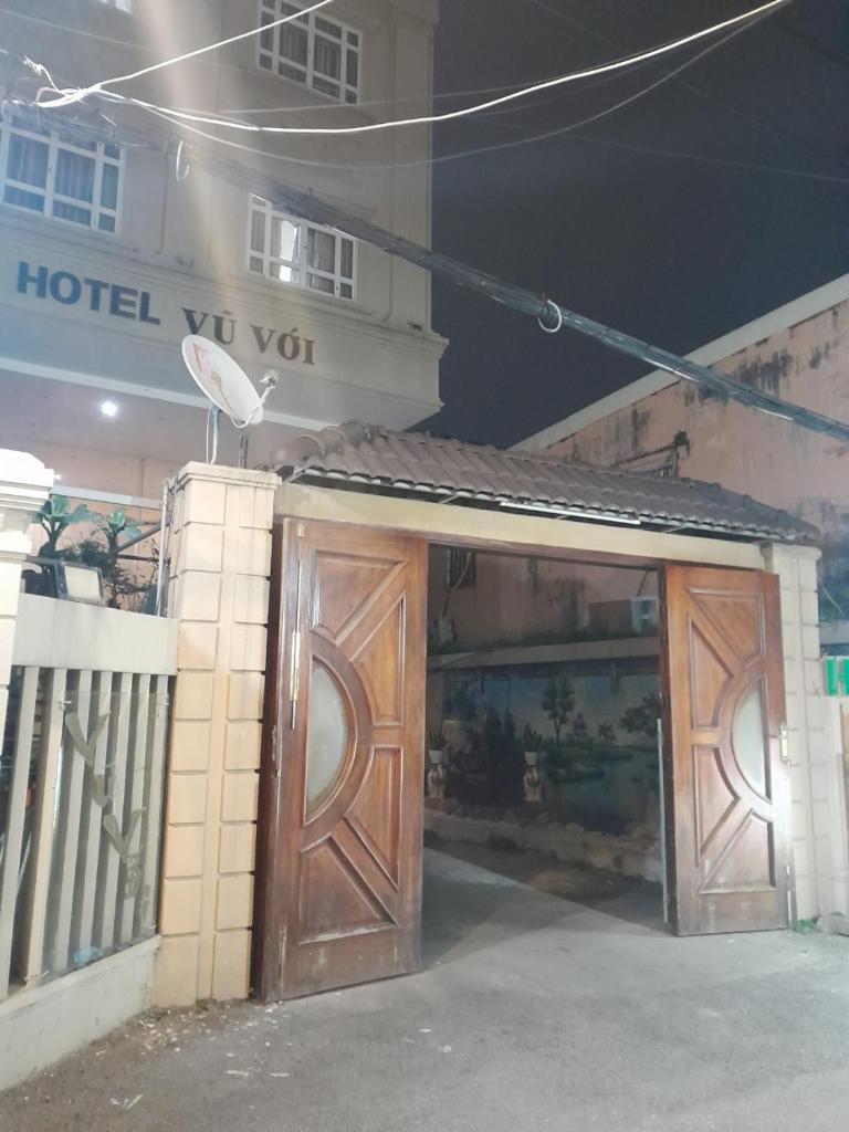 Khách Sạn Vũ Với