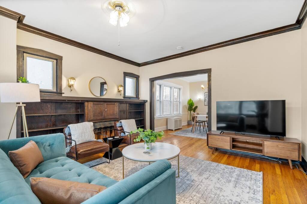 Spacious & Homey Chicago 2BR Apartment - Springfield 2 photo 1
