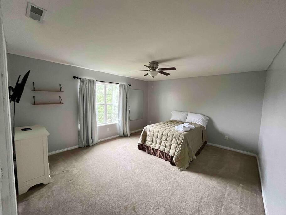 Your Suburban Retreat awaits! photo 4