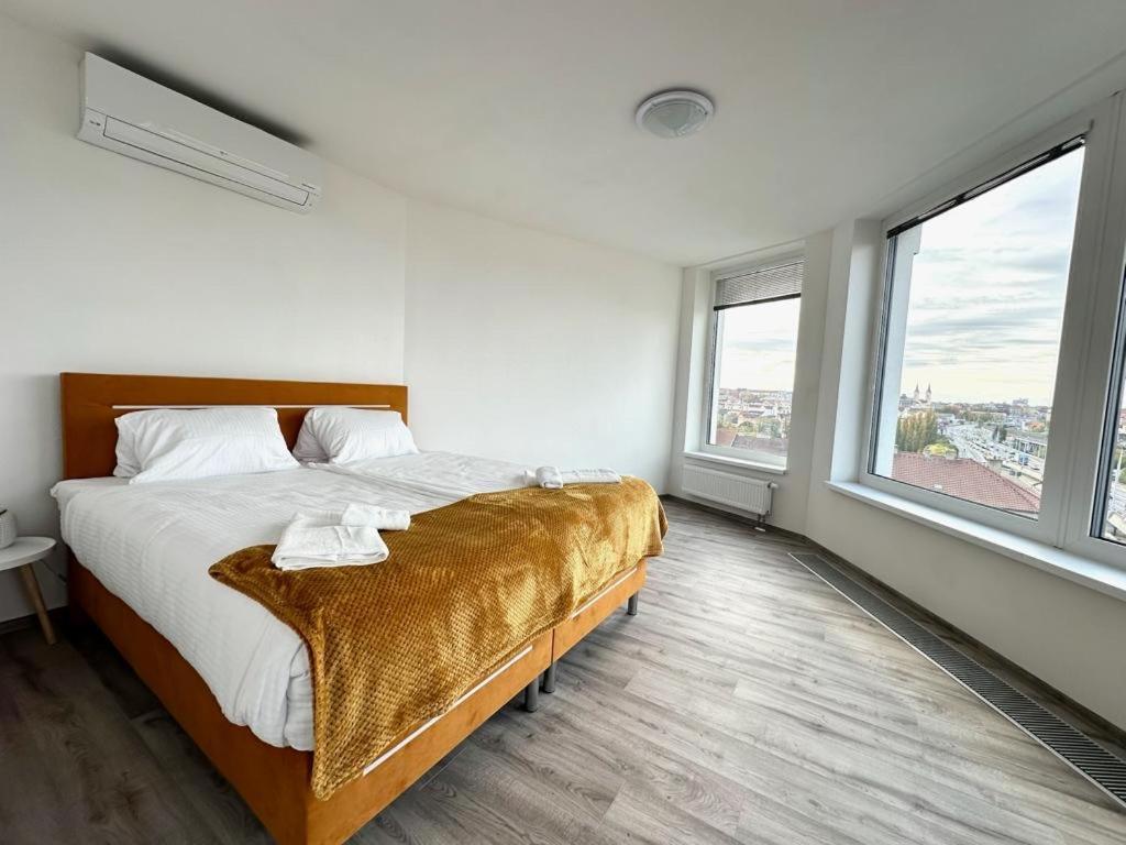 Sky Apartments 506 photo 4