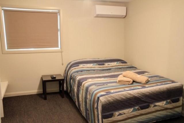 Ivanhoe Hotel Motel Room Type - Queen Room