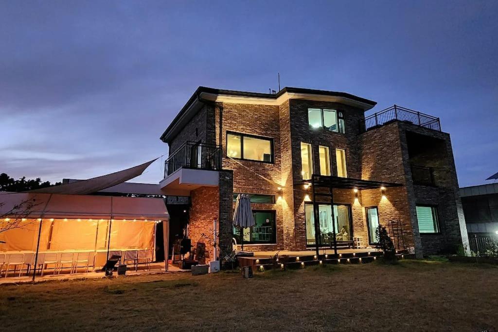 Feel House