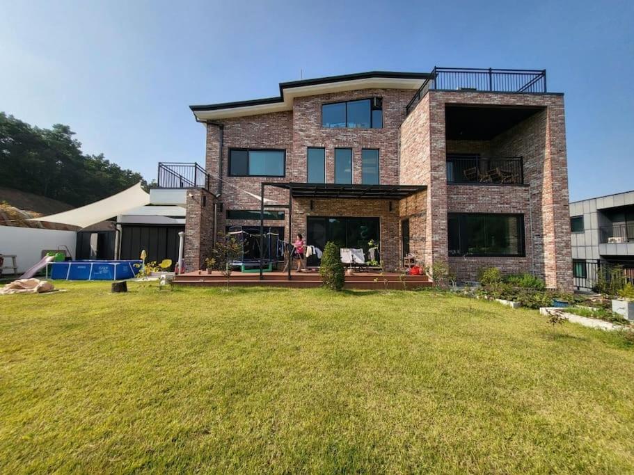 Feel House photo 2