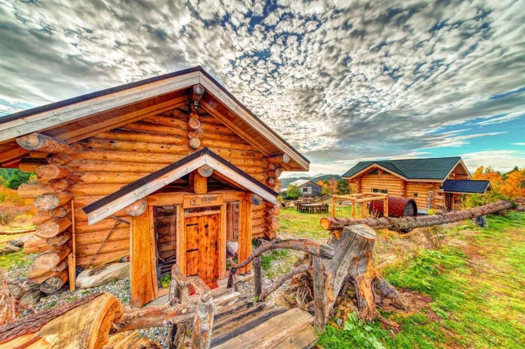 ECO HOUSES ART OF LIVING - Еко къщи изкуството да живееш