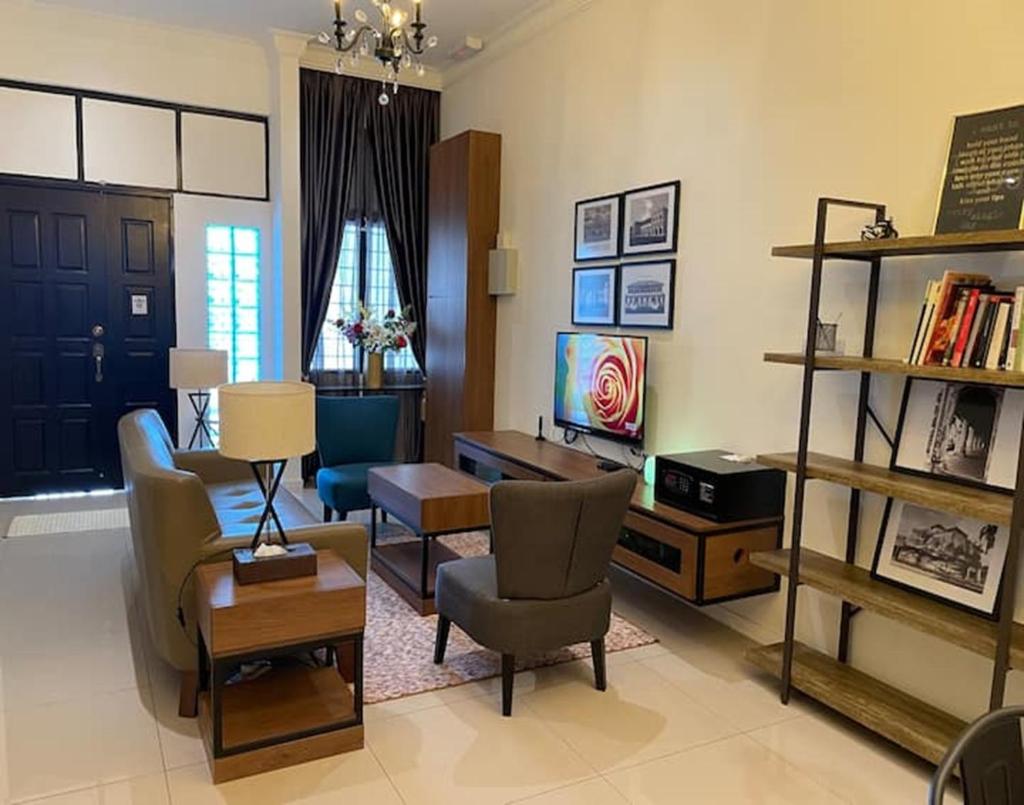Elegant Homestay IPOH 8Perkins Canning Garden 7-8pax 4Bedrooms, 3Bathroom, 1Living, 1Kitchen-Bar with 3Parkings photo 2