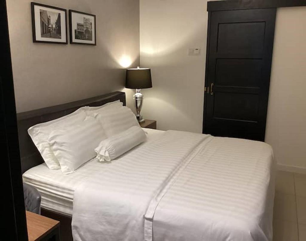 Elegant Homestay IPOH 8Perkins Canning Garden 7-8pax 4Bedrooms, 3Bathroom, 1Living, 1Kitchen-Bar with 3Parkings photo 4