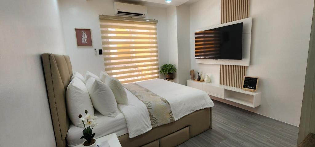 CozyNest - Modern 1 Bedroom Gem Luxury Smart Unit photo 2