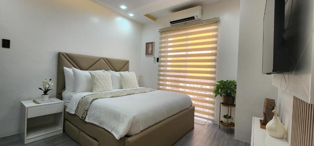 CozyNest - Modern 1 Bedroom Gem Luxury Smart Unit photo 1