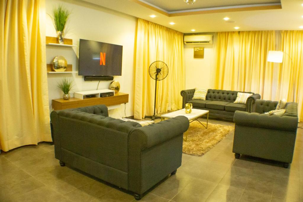 3D's Luxury Properties photo 1