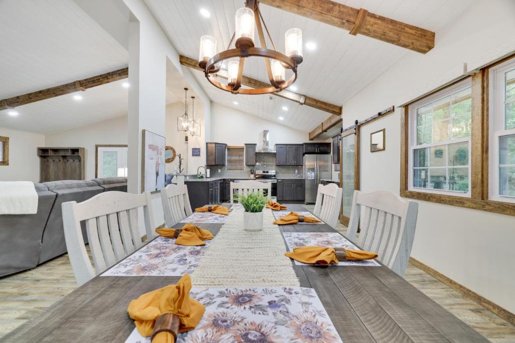 NEW Modern Single-Level Home in Lake Harmony! Outdoor Firepit, Heated Floors, AC, BBQ! Sleeps 9! photo 1