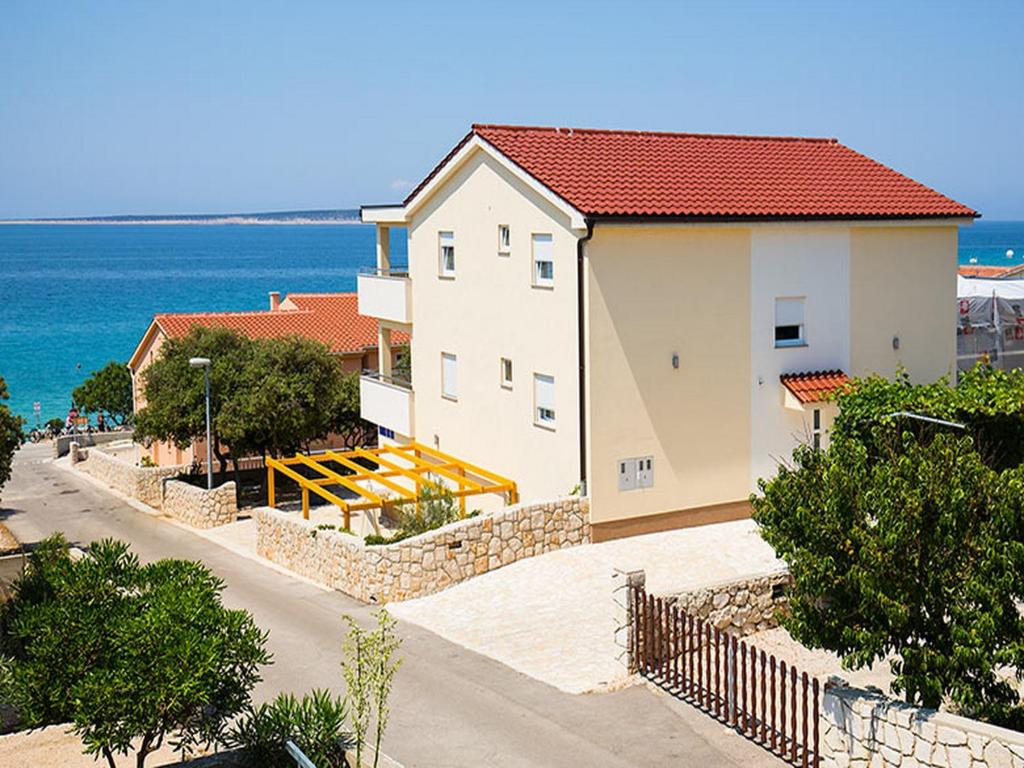 Apartments Cikač II - modern apartments by the beach photo 1