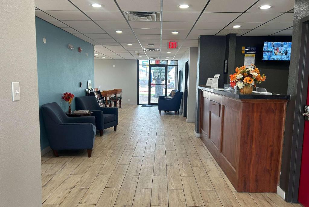Days Inn by Wyndham Killeen Fort Hood photo 2