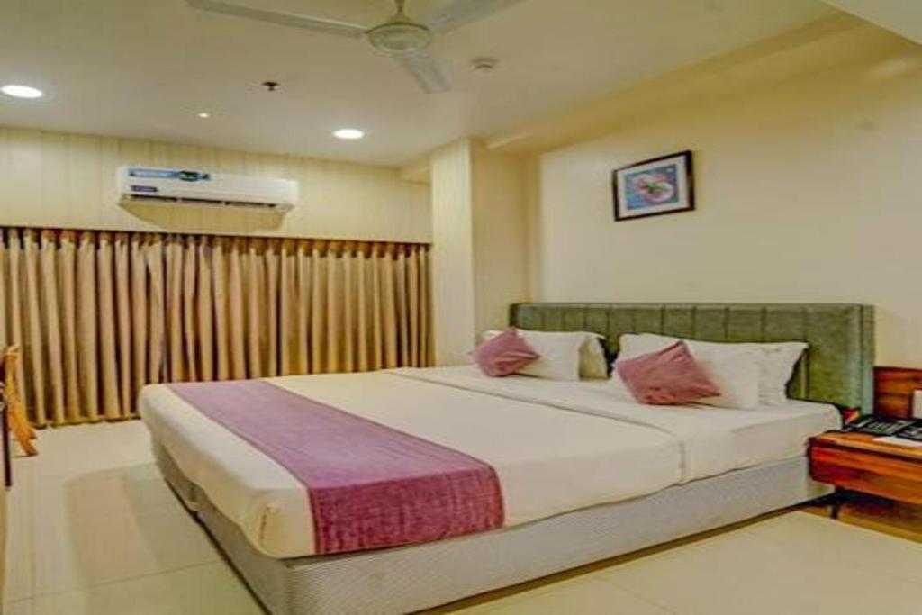 FabHotel Prime Raajpath, Near Railway Station photo 3
