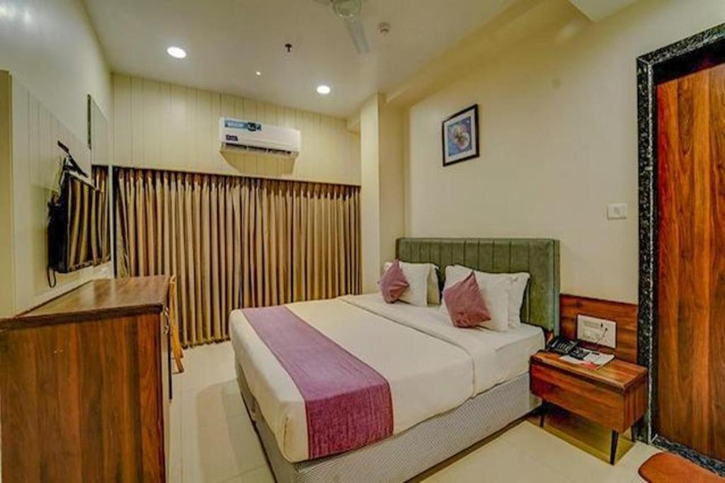 FabHotel Prime Raajpath, Near Railway Station photo 2
