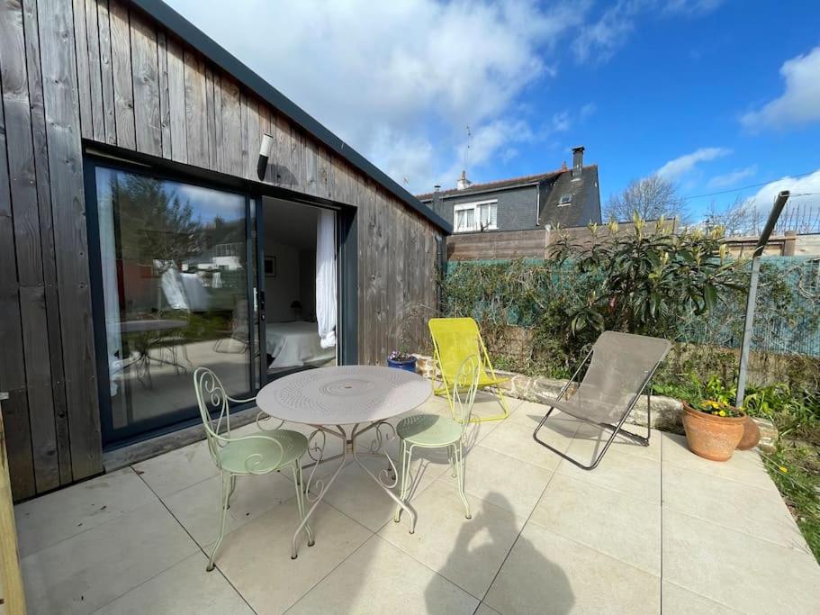 Studio au calme avec jardin et stationnement photo 2