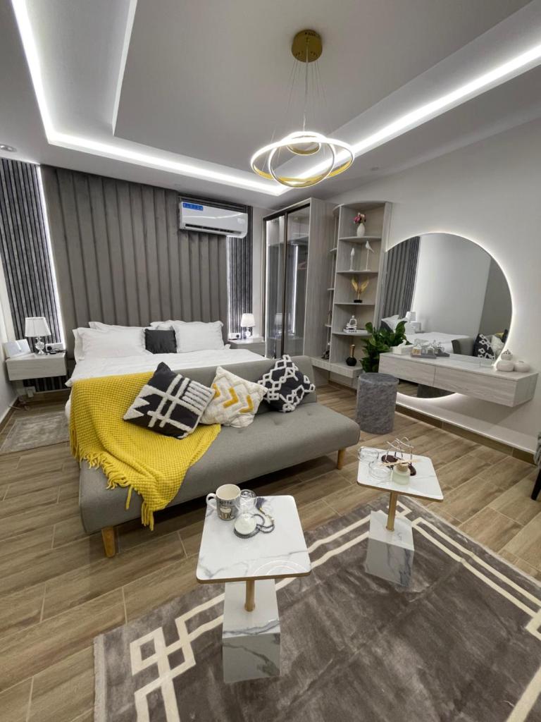 عيديتك بإنتظارك Riyadh modern studio