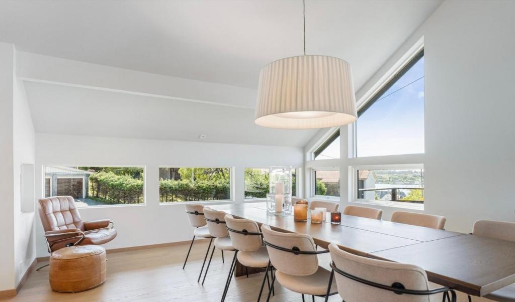 Exclusive Family Villa in Haugesund - Lovely Ocean View, 5 Bedroom, Free parking photo 2