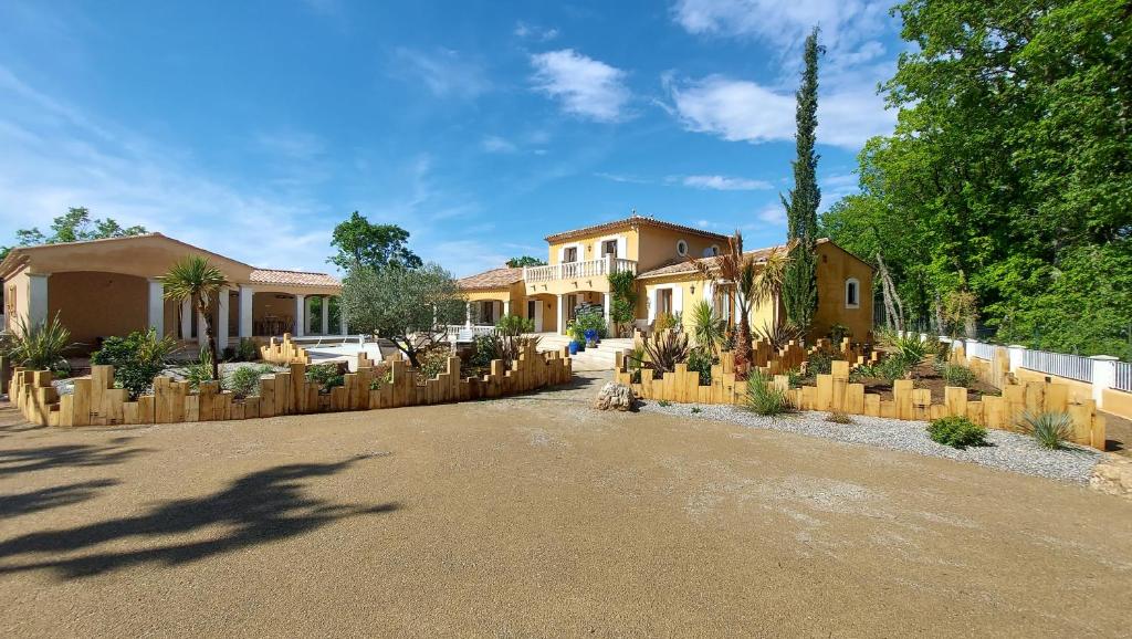 le Mas Provençal photo 1